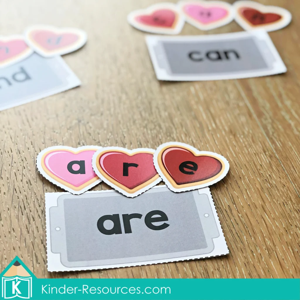 FREE Printable Sight Word Activity for Valentine's Day. Heart cookies for spelling center