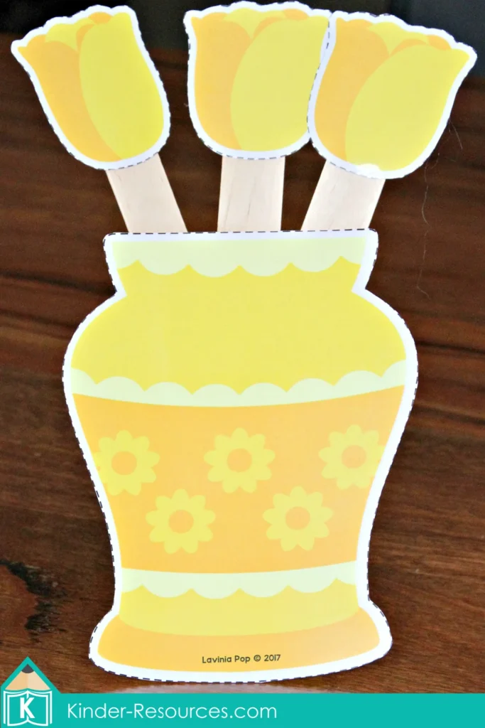 Preschool Valentine's Day Center Activities Roses and Vases Sorting by Color (2)